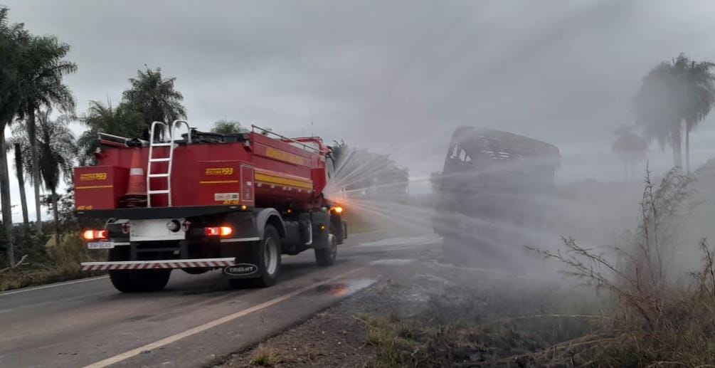 Prefeitura de Bonito esclarece incêndio em ônibus escolar na rodovia MS-178