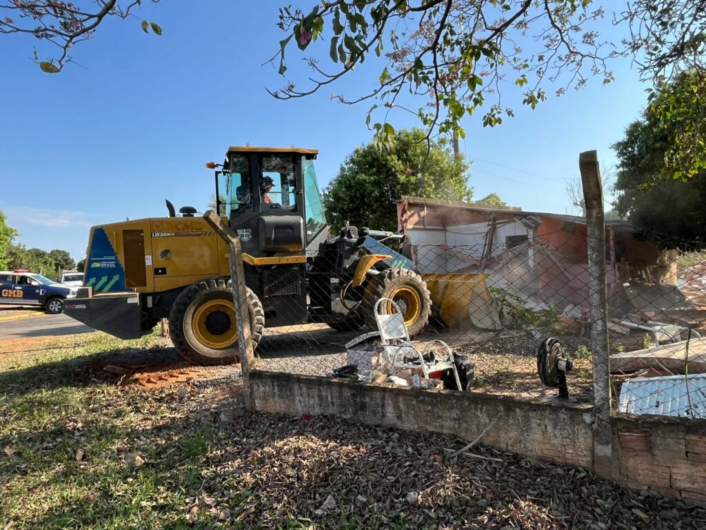 Prefeitura retoma área da antiga Associação de Moradores da Marambaia