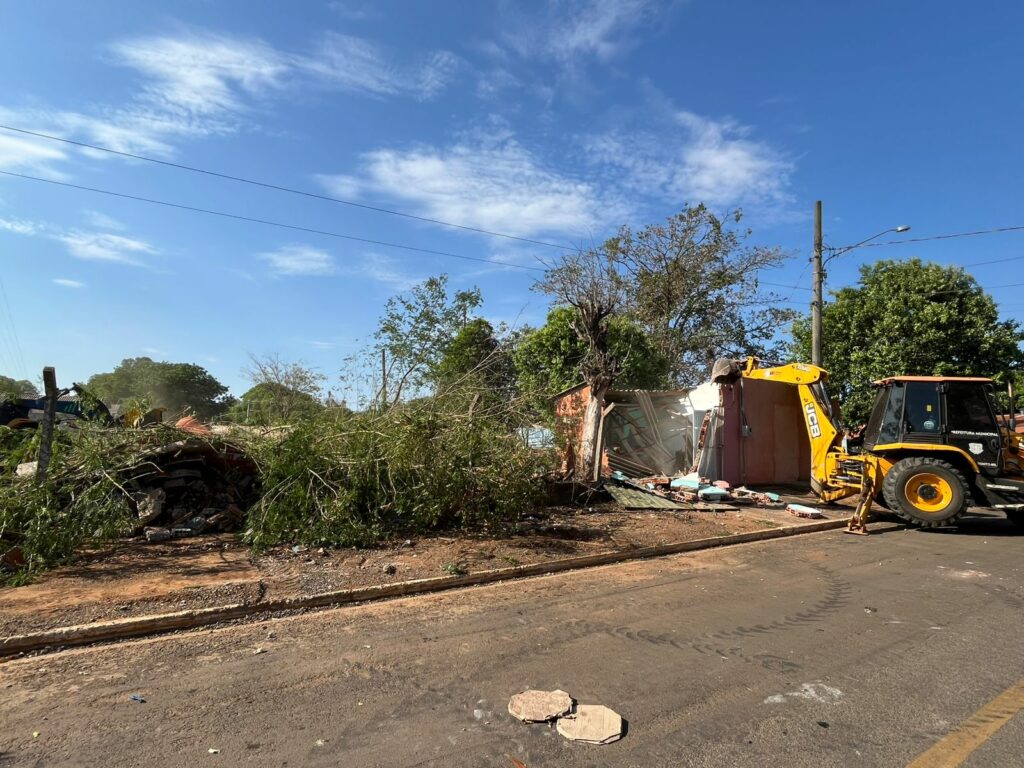 Prefeitura retoma área da antiga Associação de Moradores da Marambaia