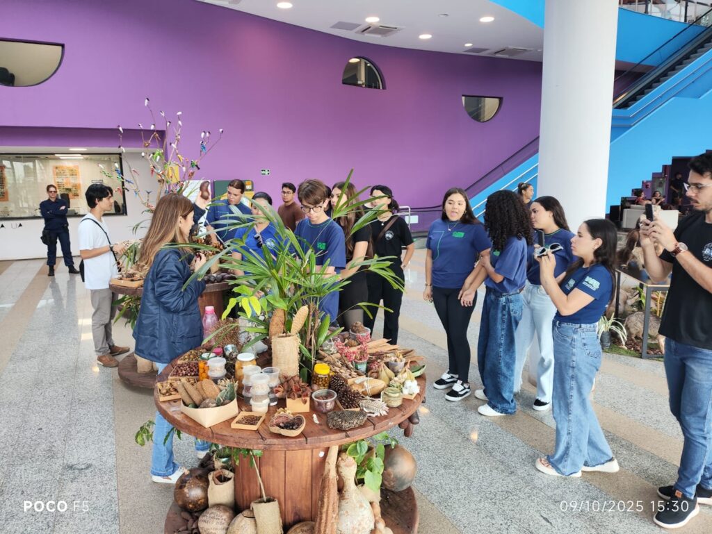 Experiência educativa leva alunos de Bonito a conhecer o Bioparque Pantanal e a Bienal do Livro