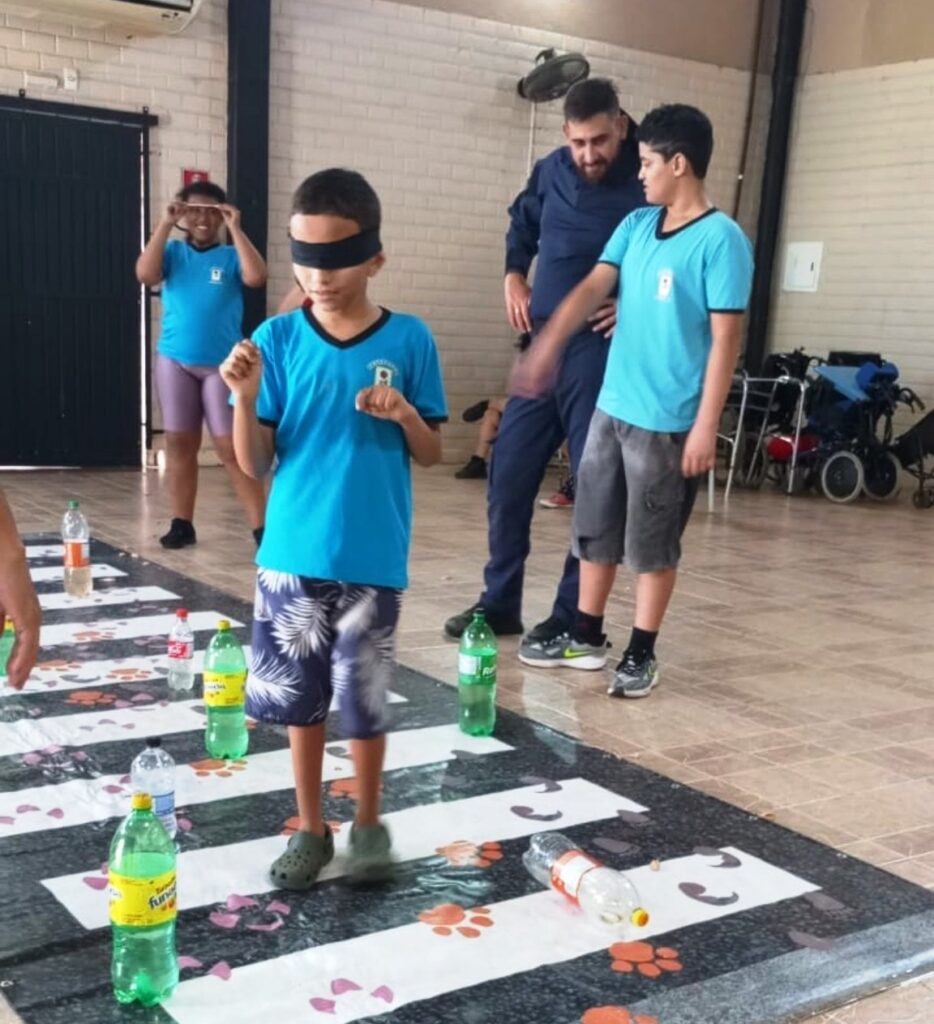 Alunos da Pestalozzi aprendem sobre segurança no trânsito em ação da Guarda Municipal Alunos da Pestalozzi aprendem sobre segurança no trânsito em ação da Guarda Municipal