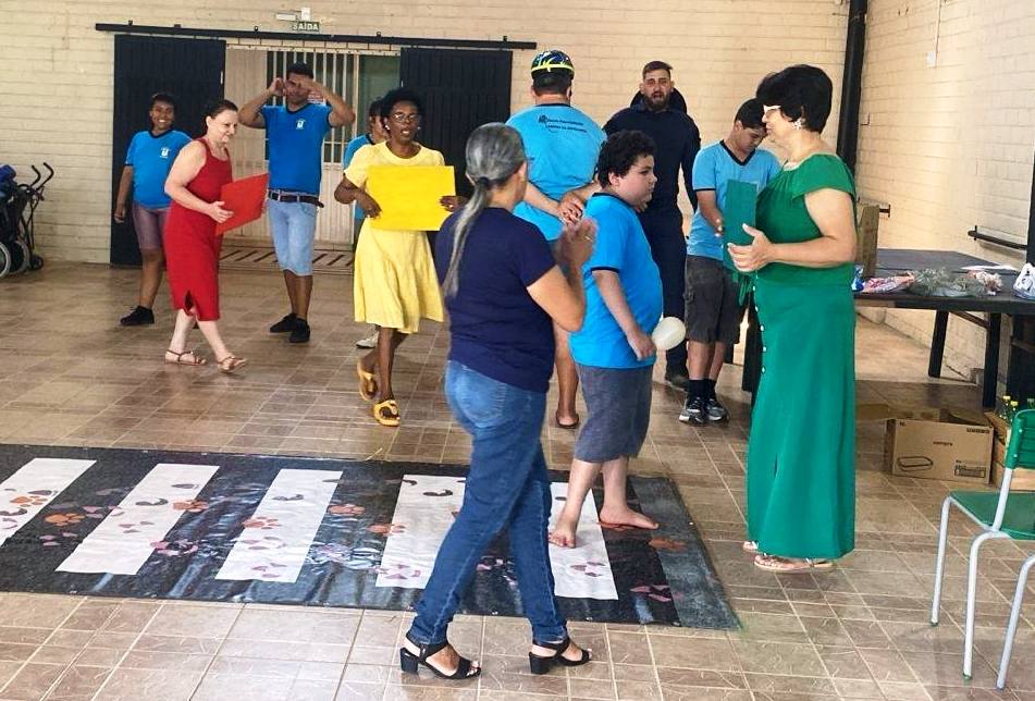 Alunos da Pestalozzi aprendem sobre segurança no trânsito em ação da Guarda Municipal Alunos da Pestalozzi aprendem sobre segurança no trânsito em ação da Guarda Municipal
