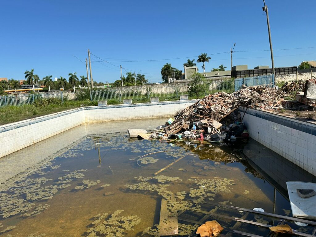 Prefeitura de Bonito notifica Associação Atlética por terreno abandonado no Jardim Andreia Prefeitura de Bonito notifica Associação Atlética por terreno abandonado no Jardim Andreia