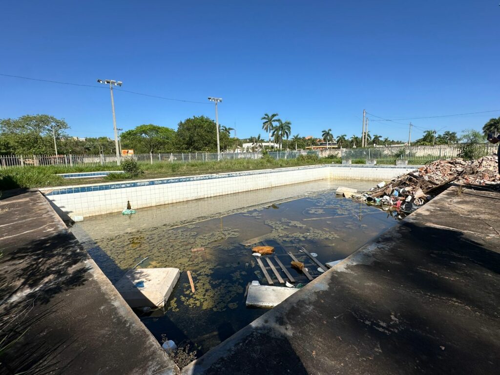 Prefeitura de Bonito notifica Associação Atlética por terreno abandonado no Jardim Andreia Prefeitura de Bonito notifica Associação Atlética por terreno abandonado no Jardim Andreia