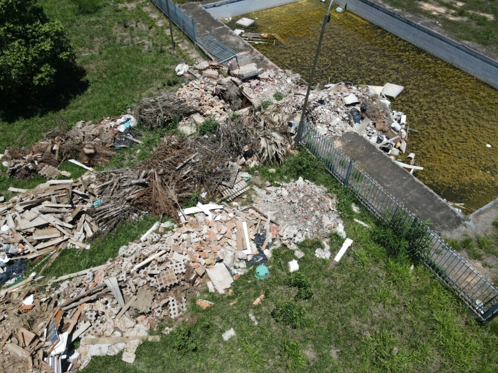 Prefeitura de Bonito notifica Associação Atlética por terreno abandonado no Jardim Andreia Prefeitura de Bonito notifica Associação Atlética por terreno abandonado no Jardim Andreia