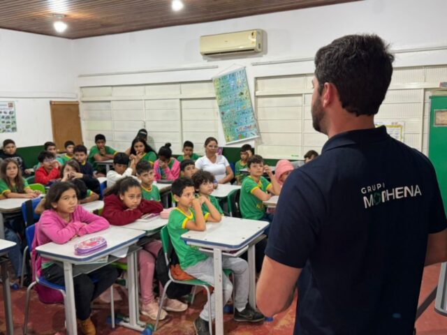 Palestras de Educação Ambiental orientam alunos sobre reciclagem em Bonito