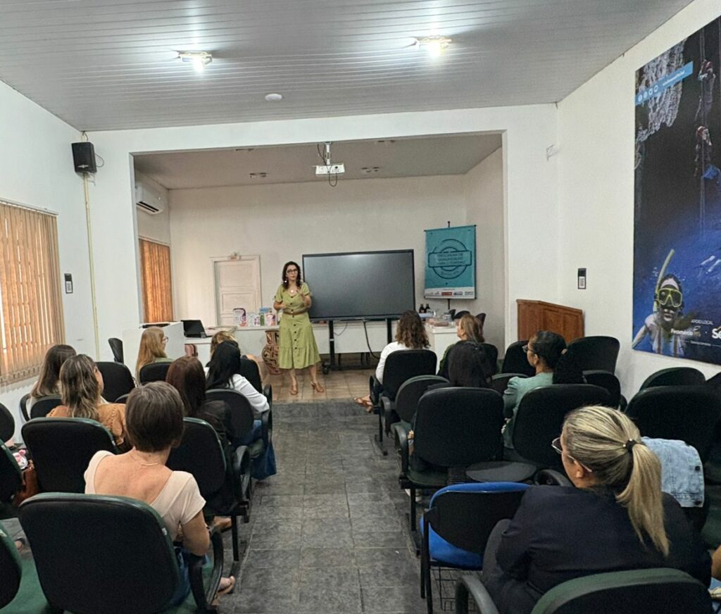 Secretaria de Educação promove formação com foco em práticas transformadoras em sala de aula