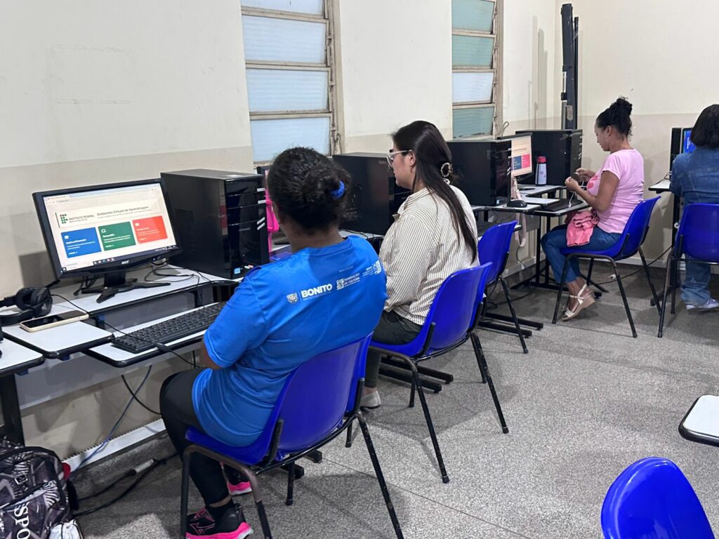 Aula inaugural marca início dos cursos de Administração e Logística em Bonito