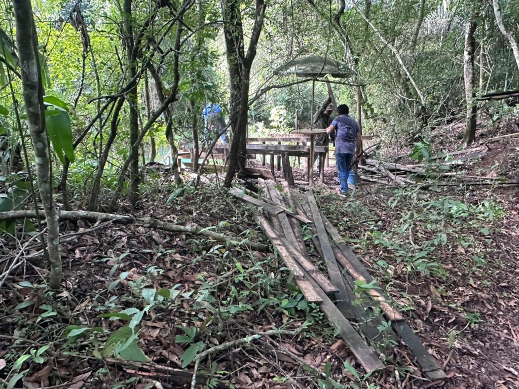 Prefeitura apoia Ministério Público e PMA em demolição de estruturas irregulares no Rio Formoso