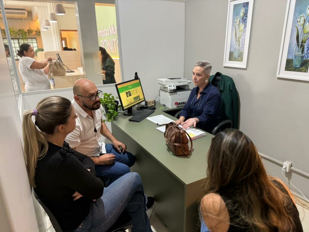 Farmácia Municipal de Bonito recebe comitiva de Jardim e reforça posição como referência em gestão farmacêutica