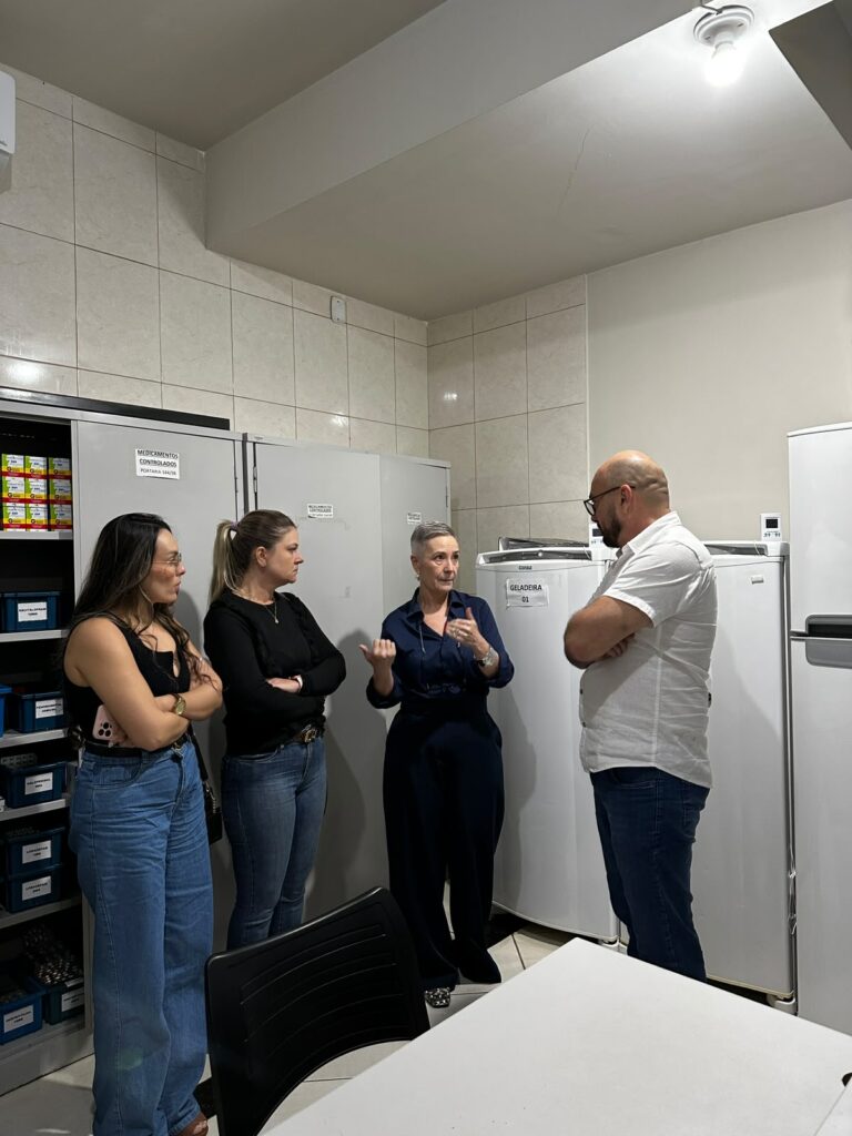 Farmácia Municipal de Bonito recebe comitiva de Jardim e reforça posição como referência em gestão farmacêutica Farmácia Municipal de Bonito recebe comitiva de Jardim e reforça posição como referência em gestão farmacêutica
