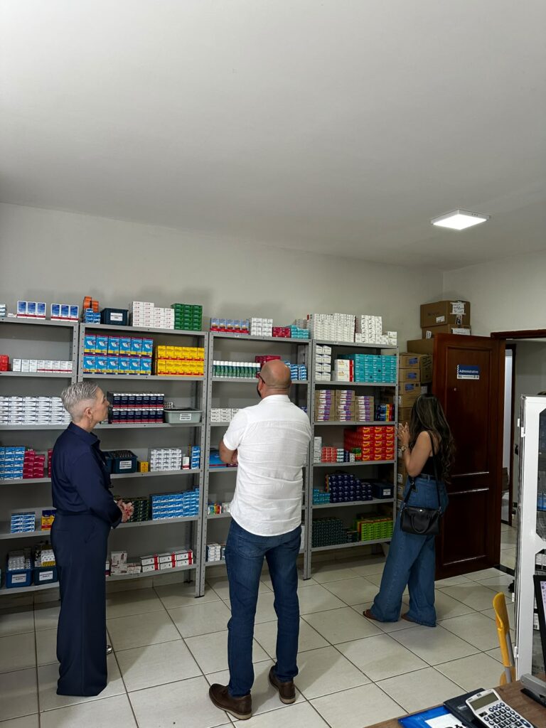 Farmácia Municipal de Bonito recebe comitiva de Jardim e reforça posição como referência em gestão farmacêutica Farmácia Municipal de Bonito recebe comitiva de Jardim e reforça posição como referência em gestão farmacêutica