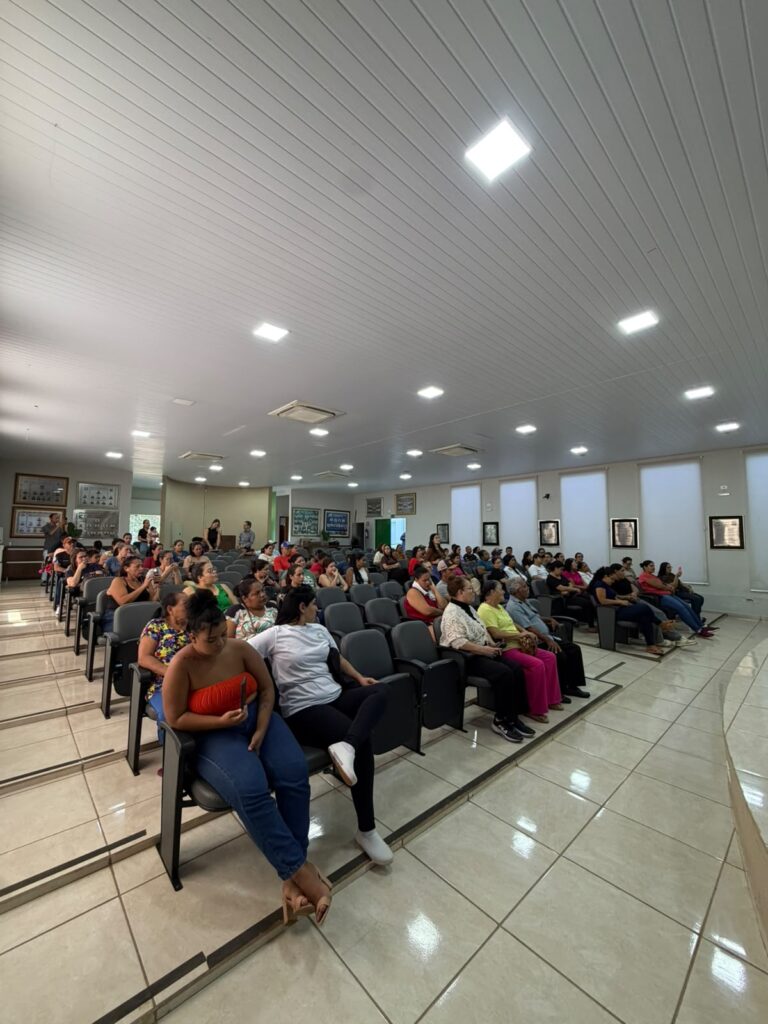 DEMURF e AAHPRUMS promovem reunião social com famílias do Residencial Rio Anhumas DEMURF e AAHPRUMS promovem reunião social com famílias do Residencial Rio Anhumas
