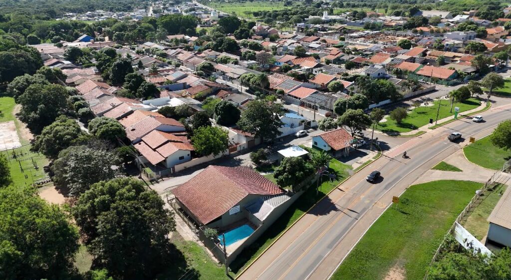 Obras de reconstrução asfáltica começam no BNH e Jardim Andrea Obras de reconstrução asfáltica começam no BNH e Jardim Andrea
