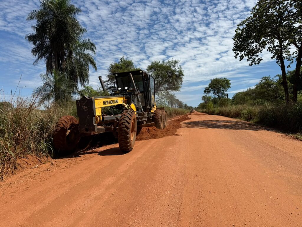 Prefeitura de Bonito inicia recuperação da Estrada da São Geraldo após período de chuvas Prefeitura de Bonito inicia recuperação da Estrada da São Geraldo após período de chuvas