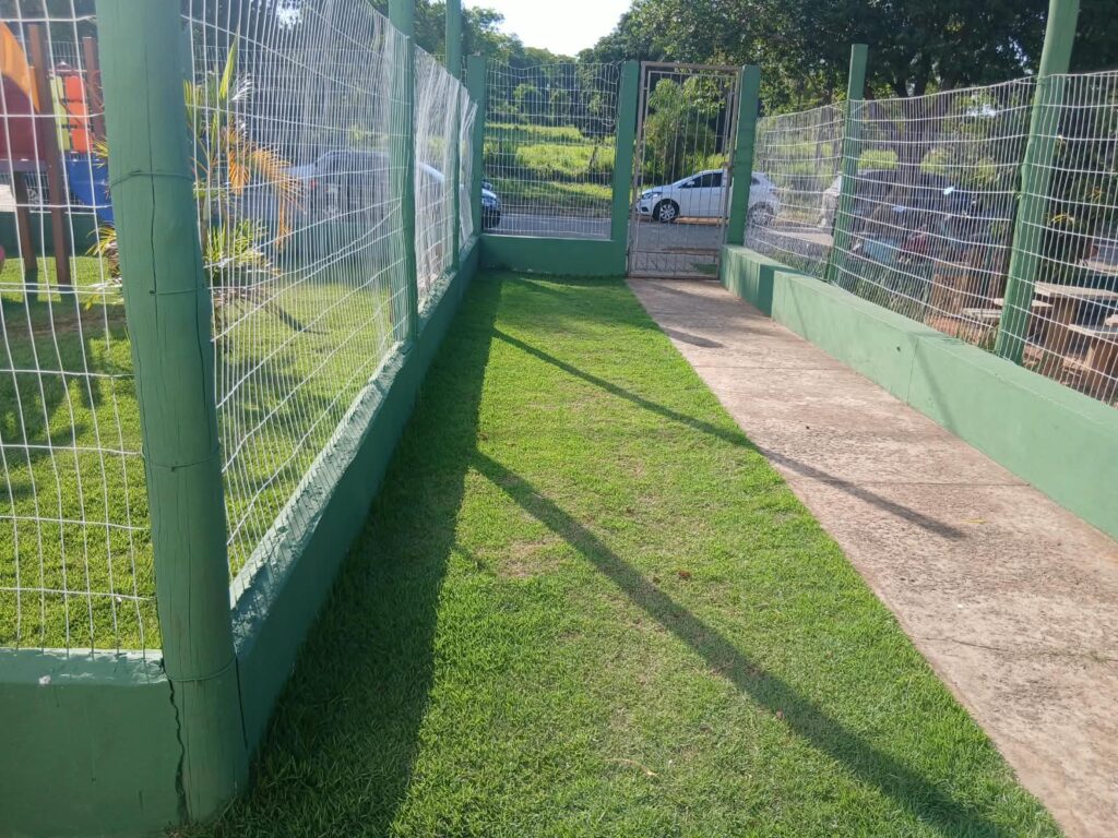 Prefeitura intensifica serviços de roçada em espaços públicos de Bonito Prefeitura intensifica serviços de roçada em espaços públicos de Bonito
