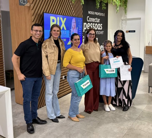 Estudantes da Rede Municipal são premiados na etapa local do Concurso Cultural do Sicoob Estudantes da Rede Municipal são premiados na etapa local do Concurso Cultural do Sicoob