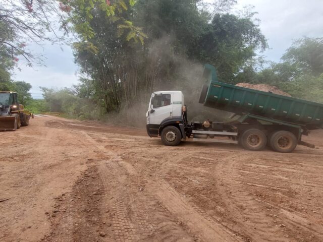Obras de contenção de erosões são realizadas na Estrada do Turismo, em Bonito