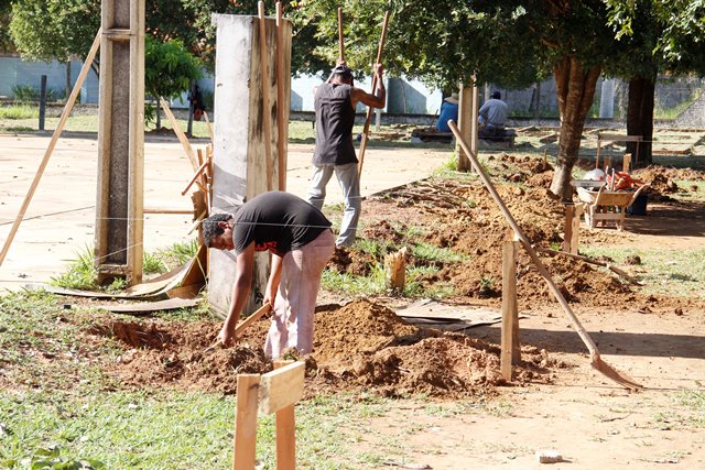 Após ordem de serviço, começa obra na escola João Alves de Arruda
