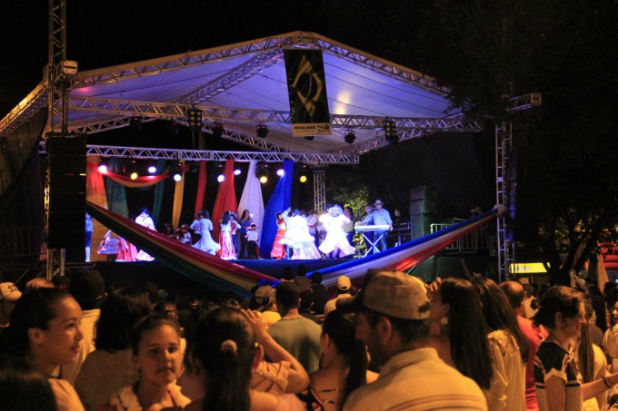 2ª Festa das Tradições leva grande público à Praça da Liberdade