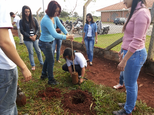 Acadêmicos da UFMS recebem apoio da SEMA em projeto