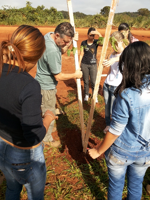 Acadêmicos da UFMS recebem apoio da SEMA em projeto