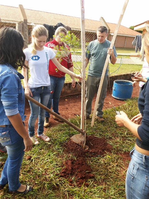Acadêmicos da UFMS recebem apoio da SEMA em projeto