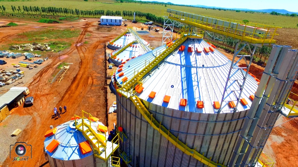 Prefeito visita obras da Empresa Curicaca Armazéns Gerais