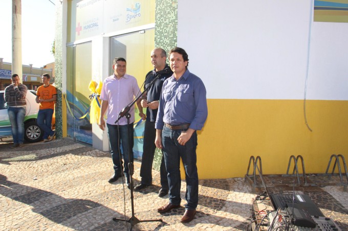 R$ 1 Milhão: Prefeitura inaugura Farmácia Municipal, Centro de Atendimento ao Cidadão e faz entrega veículos para saúde R$ 1 Milhão: Prefeitura inaugura Farmácia Municipal, Centro de Atendimento ao Cidadão e faz entrega veículos para saúde