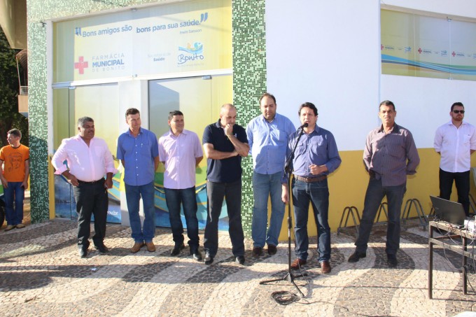 R$ 1 Milhão: Prefeitura inaugura Farmácia Municipal, Centro de Atendimento ao Cidadão e faz entrega veículos para saúde R$ 1 Milhão: Prefeitura inaugura Farmácia Municipal, Centro de Atendimento ao Cidadão e faz entrega veículos para saúde