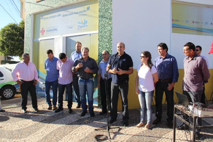 R$ 1 Milhão: Prefeitura inaugura Farmácia Municipal, Centro de Atendimento ao Cidadão e faz entrega veículos para saúde R$ 1 Milhão: Prefeitura inaugura Farmácia Municipal, Centro de Atendimento ao Cidadão e faz entrega veículos para saúde