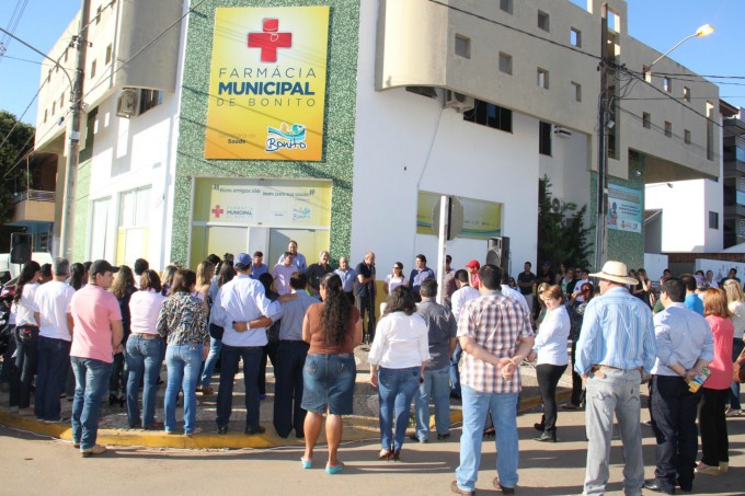 R$ 1 Milhão: Prefeitura inaugura Farmácia Municipal, Centro de Atendimento ao Cidadão e faz entrega veículos para saúde R$ 1 Milhão: Prefeitura inaugura Farmácia Municipal, Centro de Atendimento ao Cidadão e faz entrega veículos para saúde