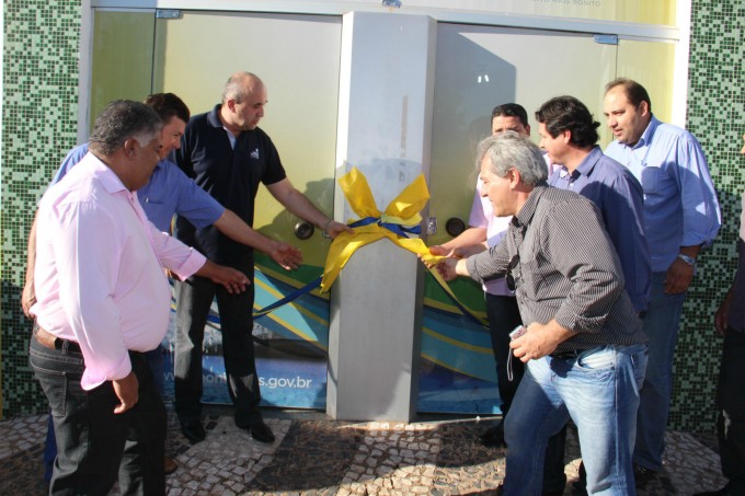 R$ 1 Milhão: Prefeitura inaugura Farmácia Municipal, Centro de Atendimento ao Cidadão e faz entrega veículos para saúde R$ 1 Milhão: Prefeitura inaugura Farmácia Municipal, Centro de Atendimento ao Cidadão e faz entrega veículos para saúde