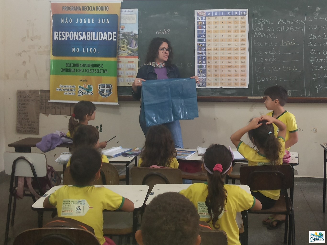 Escolas municipais recebem informações sobre programa Recicla Bonito Escolas municipais recebem informações sobre programa Recicla Bonito