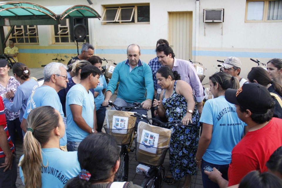 Prefeitura de Bonito faz entrega de bicicletas elétricas para agentes