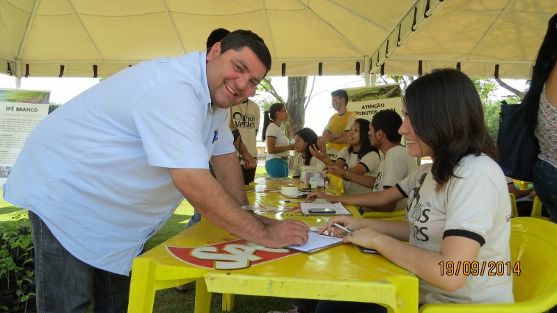Dia da árvore é comemorado em Bonito (MS) com participação popular e inclusão social