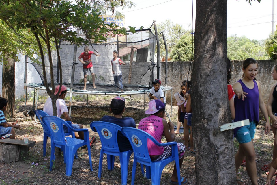 Dia das Crianças: Espetáculo emociona comunidade do Águas do Miranda Dia das Crianças: Espetáculo emociona comunidade do Águas do Miranda
