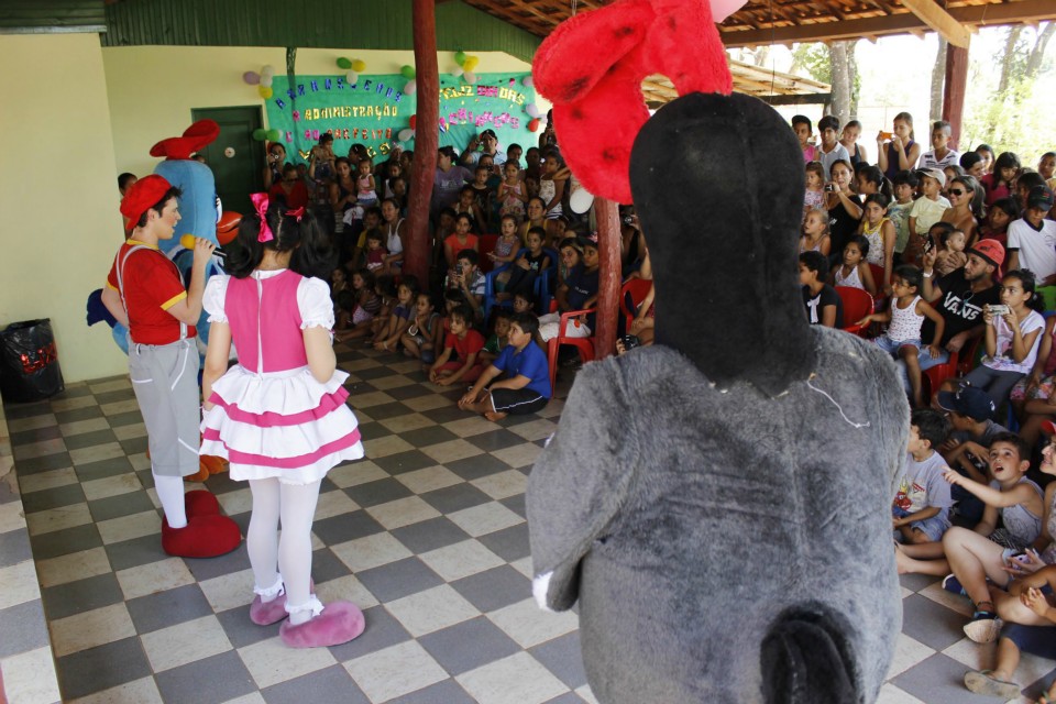 Dia das Crianças: Espetáculo emociona comunidade do Águas do Miranda Dia das Crianças: Espetáculo emociona comunidade do Águas do Miranda