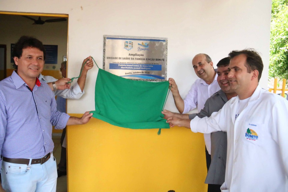 Município recebe 32 casas populares, novas instalações em saúde e uma UTI móvel