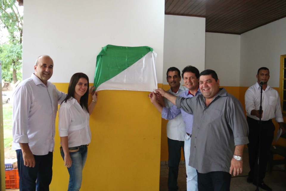 Município recebe 32 casas populares, novas instalações em saúde e uma UTI móvel