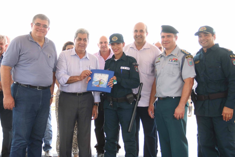 Município recebe 32 casas populares, novas instalações em saúde e uma UTI móvel