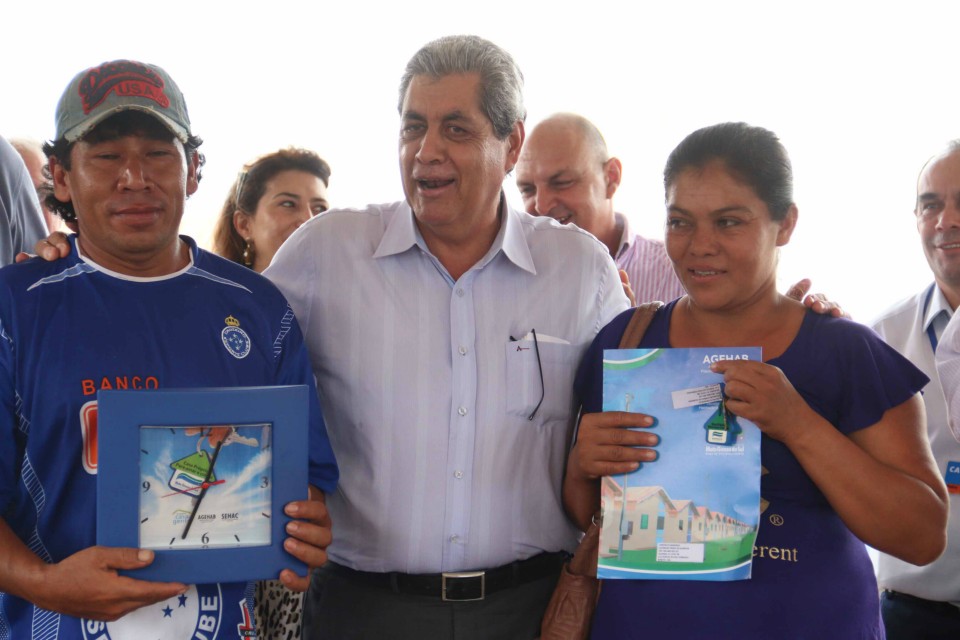 Município recebe 32 casas populares, novas instalações em saúde e uma UTI móvel