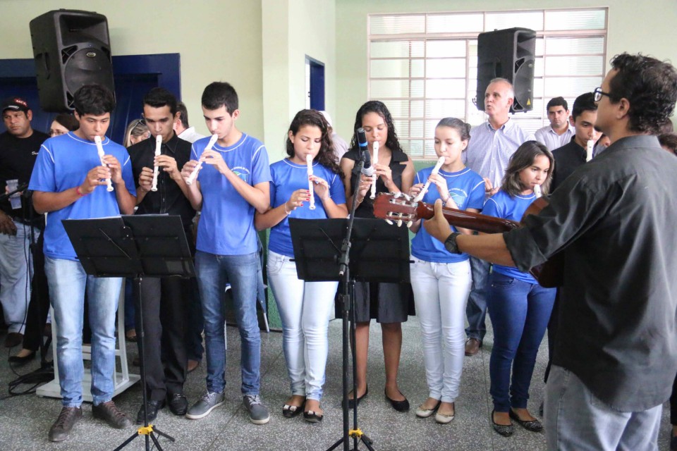 Município recebe 32 casas populares, novas instalações em saúde e uma UTI móvel