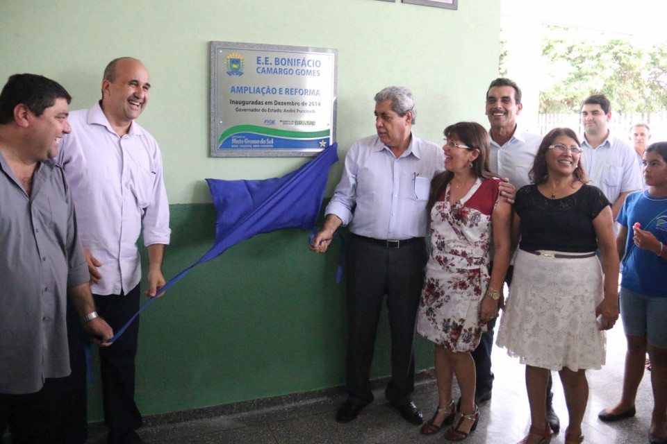 Município recebe 32 casas populares, novas instalações em saúde e uma UTI móvel