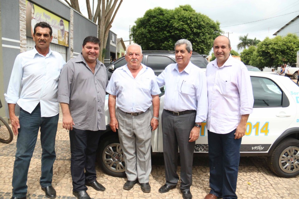 Município recebe 32 casas populares, novas instalações em saúde e uma UTI móvel