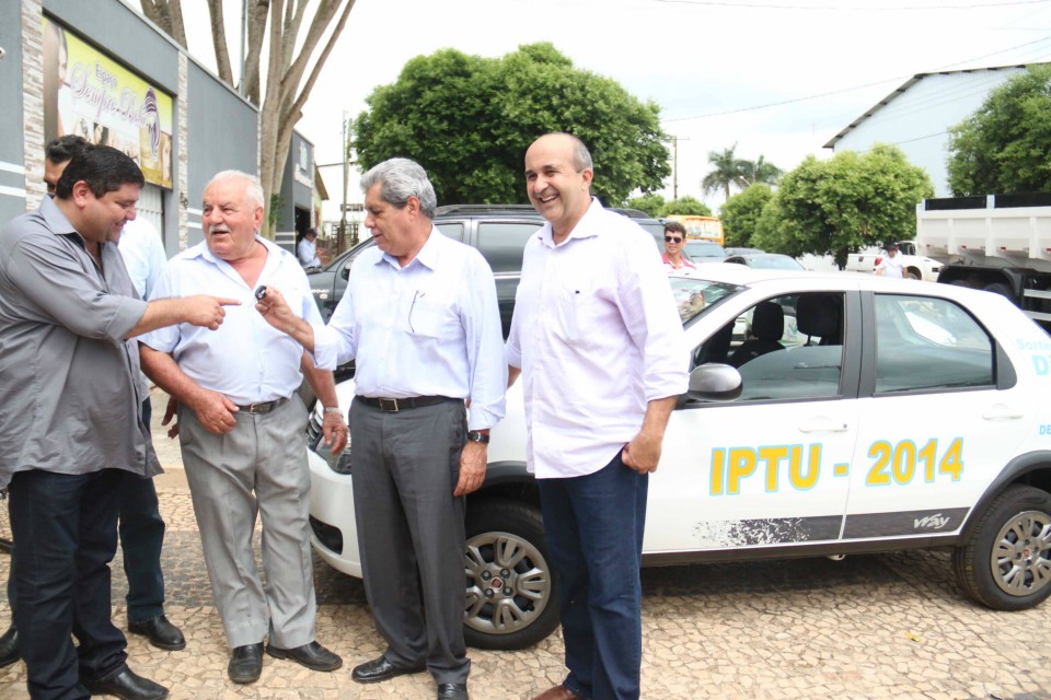 Município recebe 32 casas populares, novas instalações em saúde e uma UTI móvel