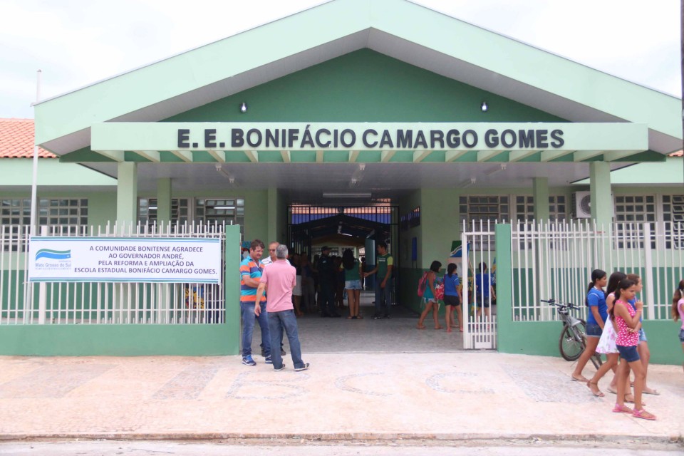 Município recebe 32 casas populares, novas instalações em saúde e uma UTI móvel