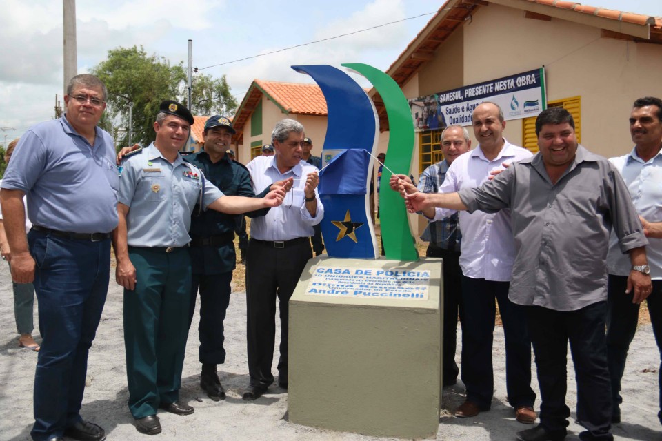 Município recebe 32 casas populares, novas instalações em saúde e uma UTI móvel