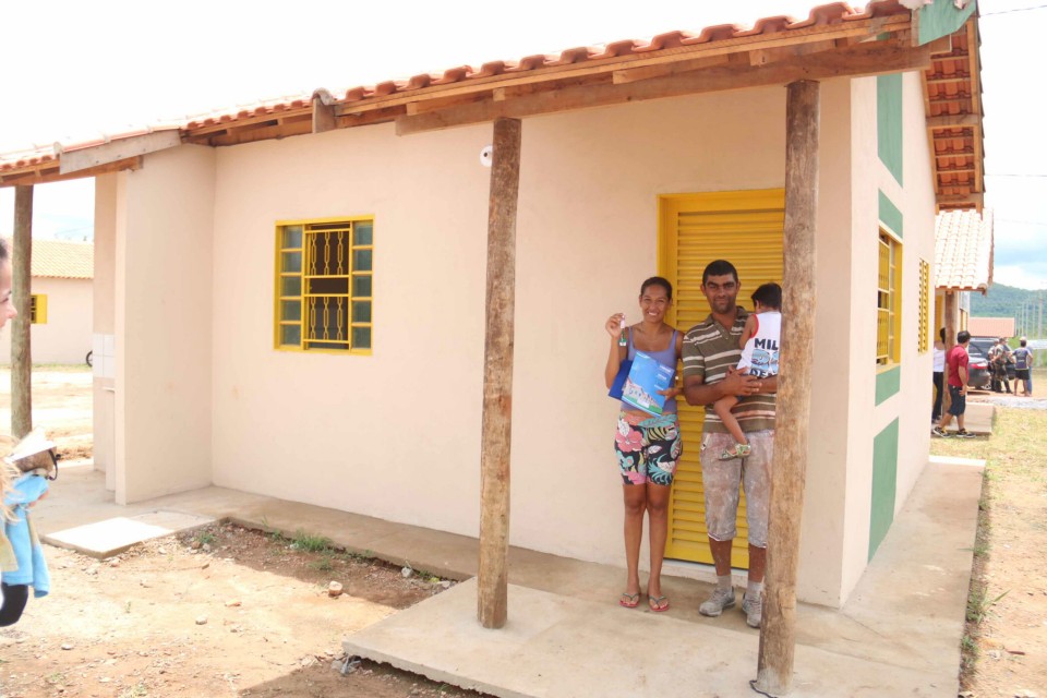 Município recebe 32 casas populares, novas instalações em saúde e uma UTI móvel
