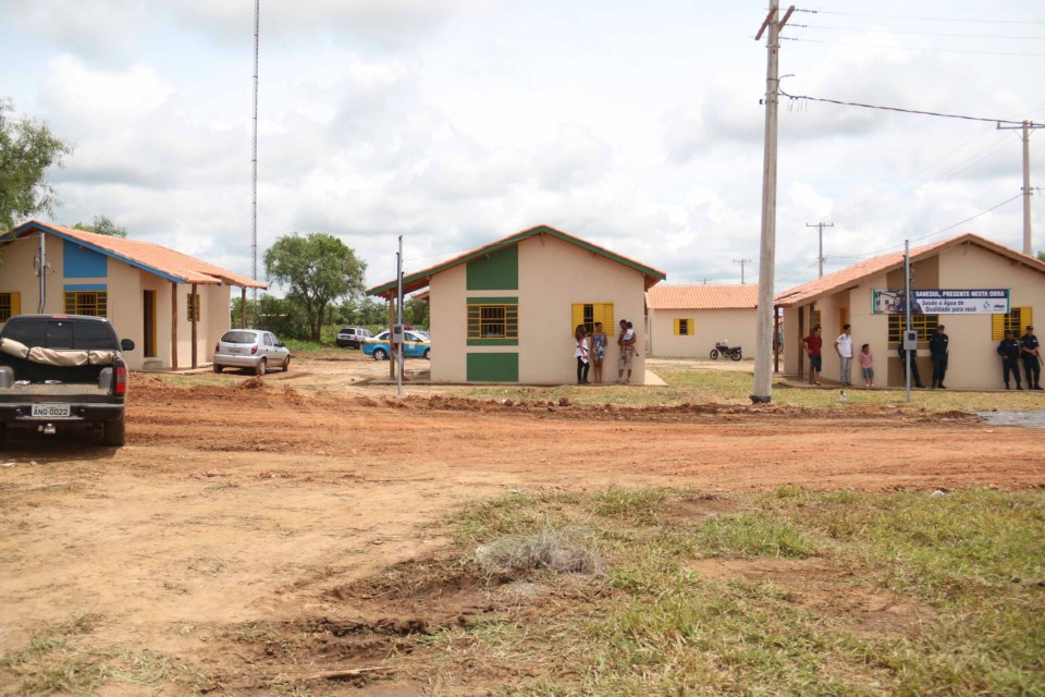 Município recebe 32 casas populares, novas instalações em saúde e uma UTI móvel